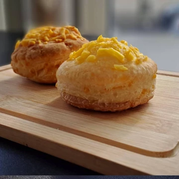 Növényi sajtos pogácsa